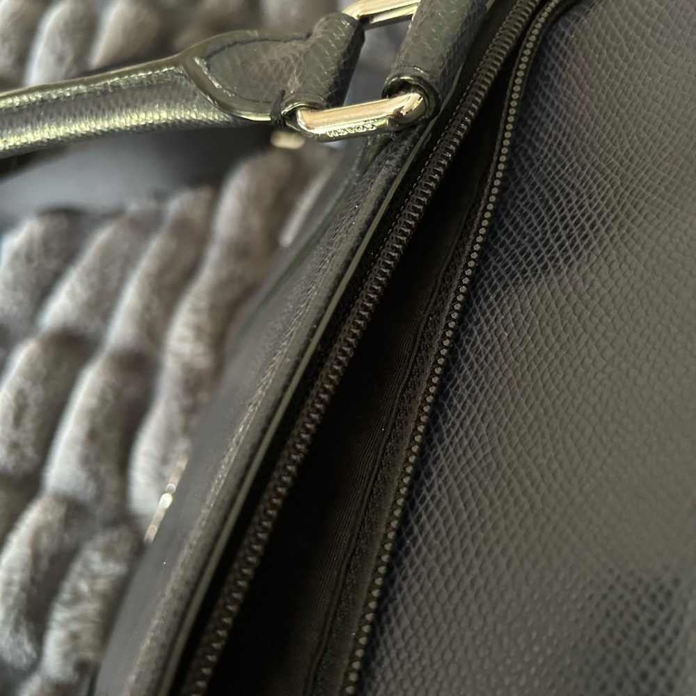 Beautiful!! Barely Used, Like New Condition. Leat… - image 5